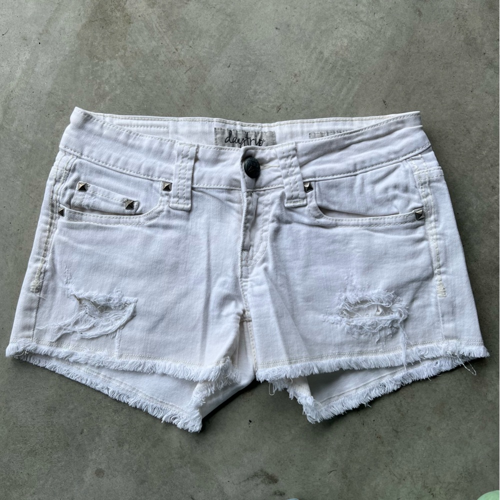 White Daytrip Shorts